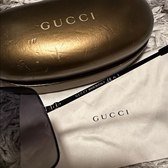 Authentic Gucci Sunglasses - Picture 4 of 11